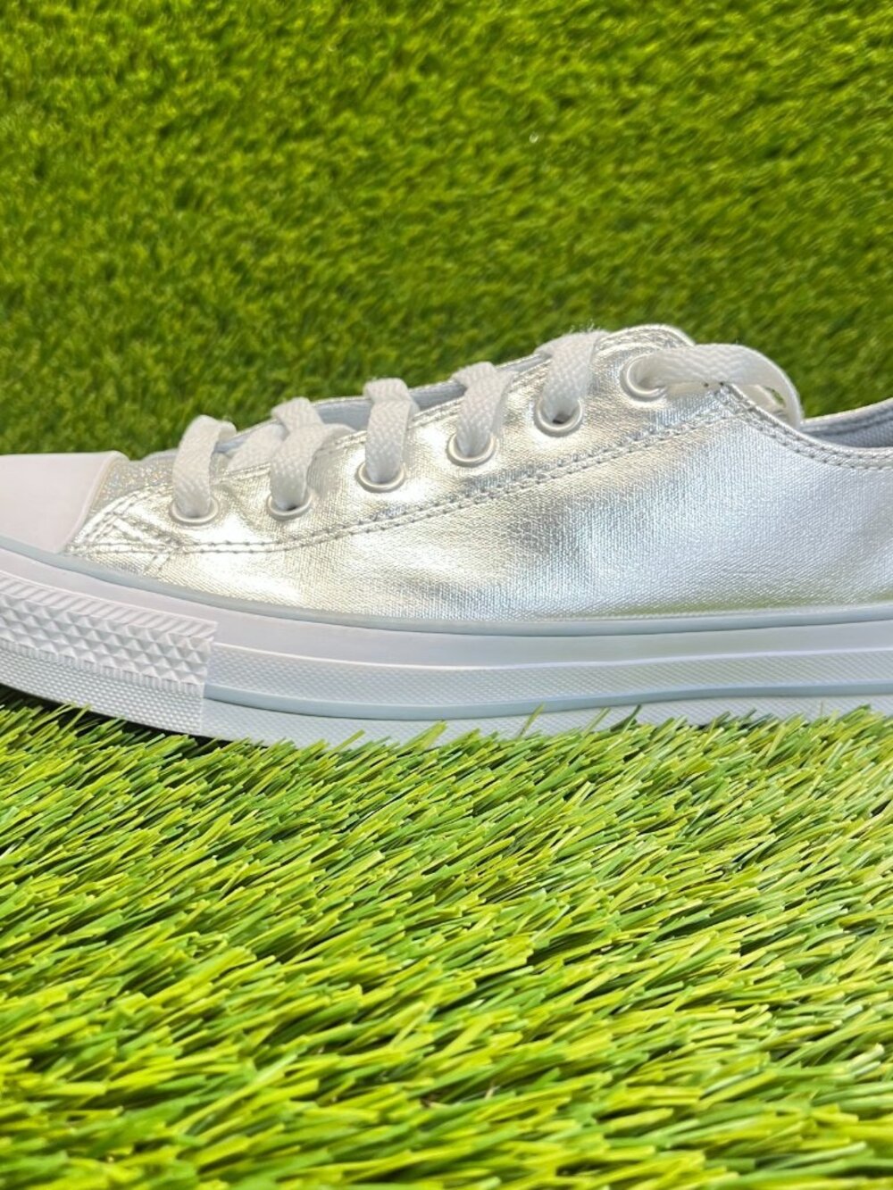 Converse Chuck Taylor All Star Ox Womens Size 9 Silver Athletic Shoes Sneakers - Picture 3 of 10